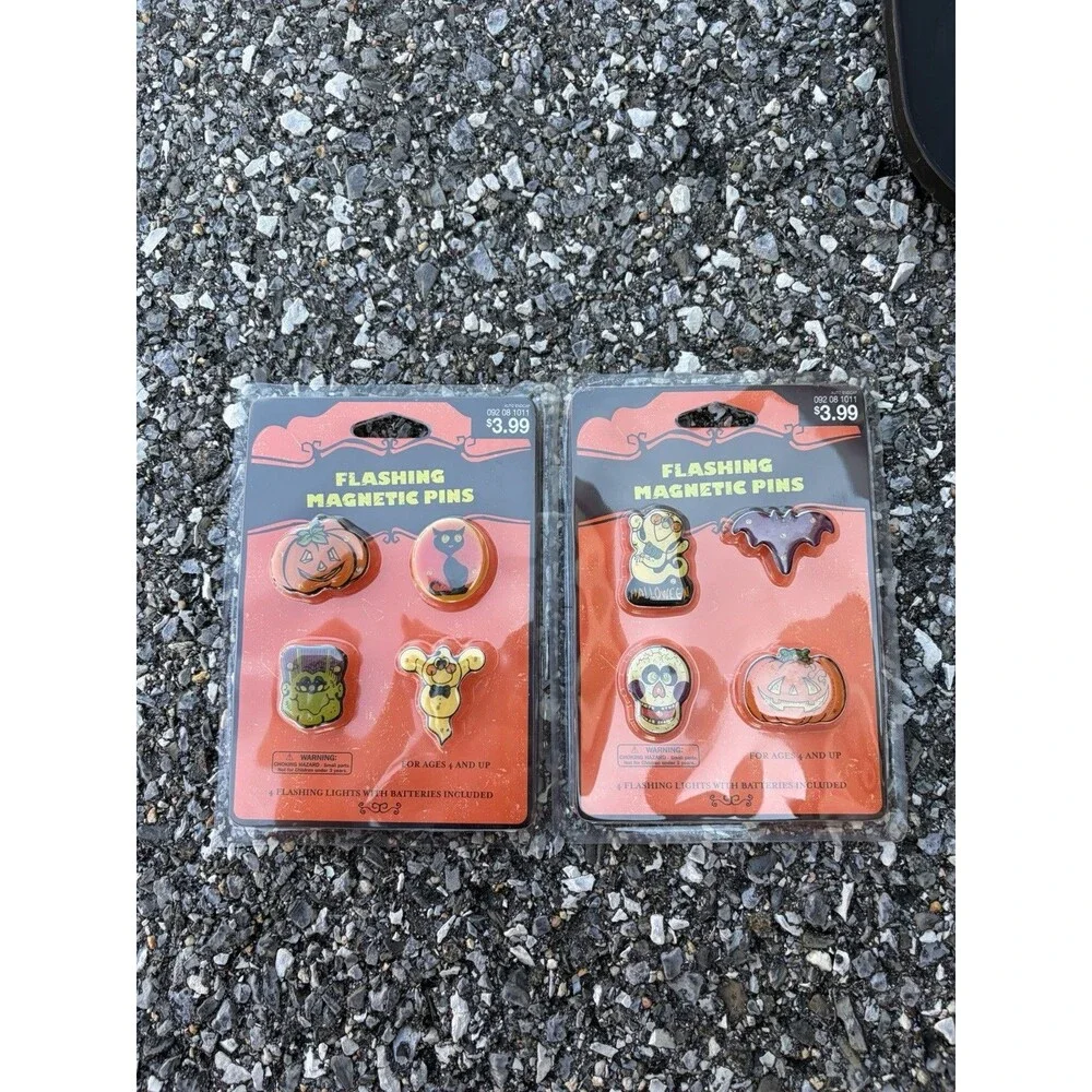 2 2006 Vintage Target 4 Flashing Pin Magnetic Attachment Halloween Decor Pumpkin